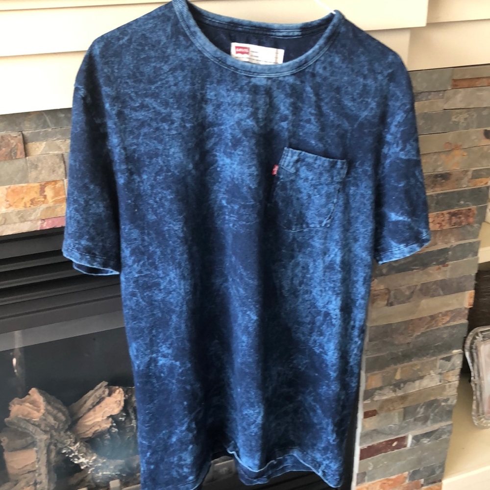 Levi’s men’s XL red tab T-shirt